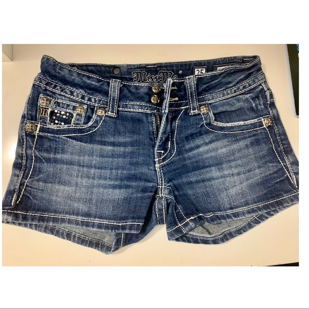 Miss Me Shorts Size 25❣️